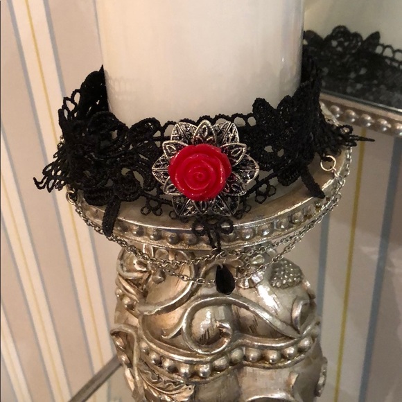 Forever 21 Choker Necklace - Picture 2 of 2